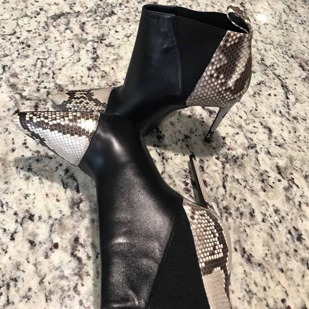 Traded Gucci booties - Picture 3 of 6